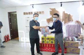 酷暑送清涼 關懷沁人心 --商務區集團所屬中城公司組織開展夏季高溫慰問活動
