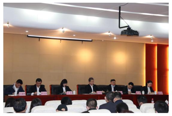 決戰四季度 拼搏保目標 商務區集團新任班子召開干部職工再動員大會