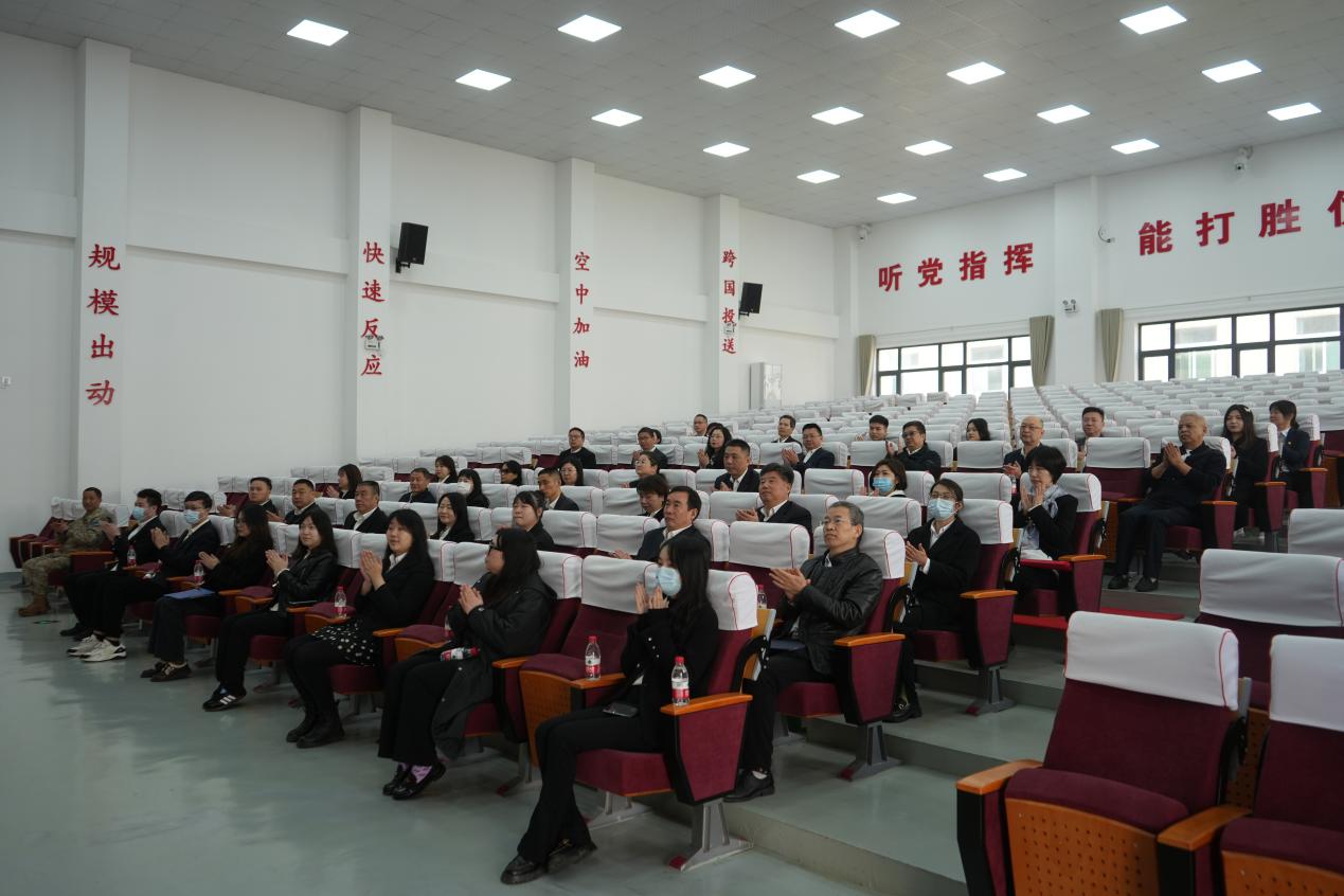 傳承紅色基因 弘揚愛國精神|商務(wù)區(qū)集團(tuán)開展“學(xué)黨史,守初心,勇作為,開新局”主題黨日活動