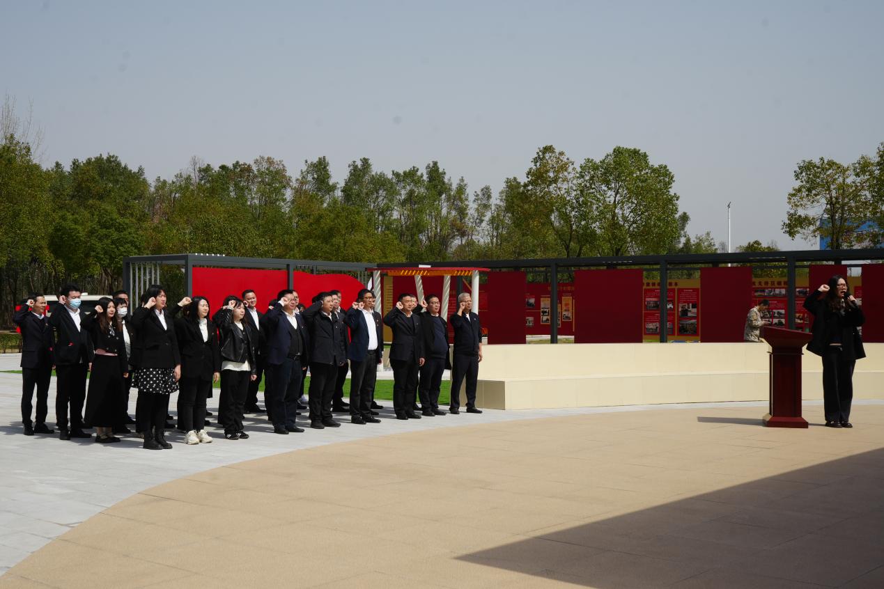 傳承紅色基因 弘揚愛國精神|商務(wù)區(qū)集團(tuán)開展“學(xué)黨史,守初心,勇作為,開新局”主題黨日活動